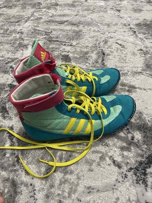 Vand ghete lupte adidas