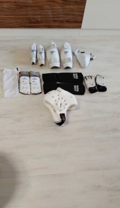 Комплект протектори за Таекуондо WT