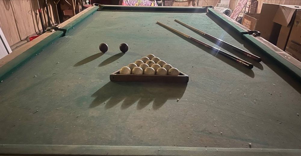 Бильярдный стол мраморный.