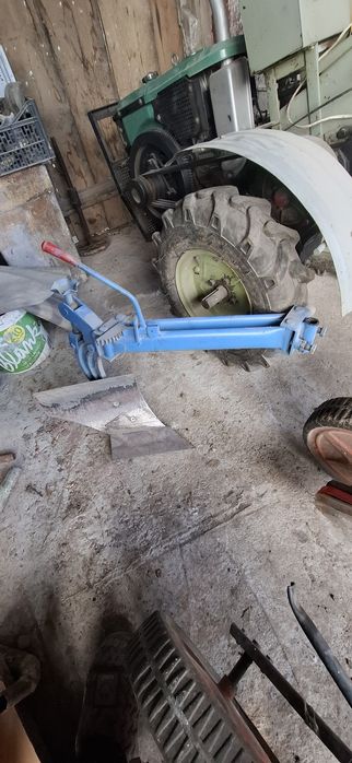 Vând motocultor dizel 12.5 cp + accesorii