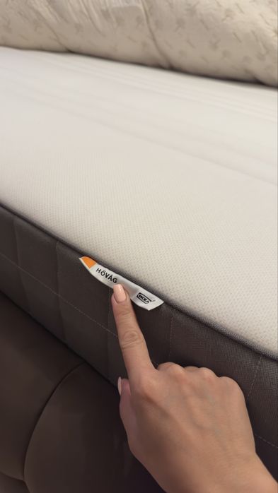 Pat tapițat cu ladă depozitare + saltea IKEA HÖVÅG – stare excelentă