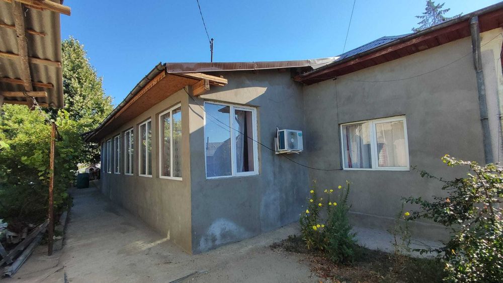 Casa  de vanzare  1500mp sau schimb cu apartament 2 camere