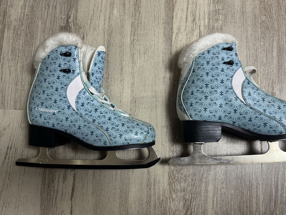 Продам коньки женские