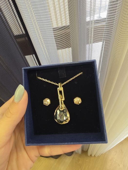 Swarovski колие и обеци