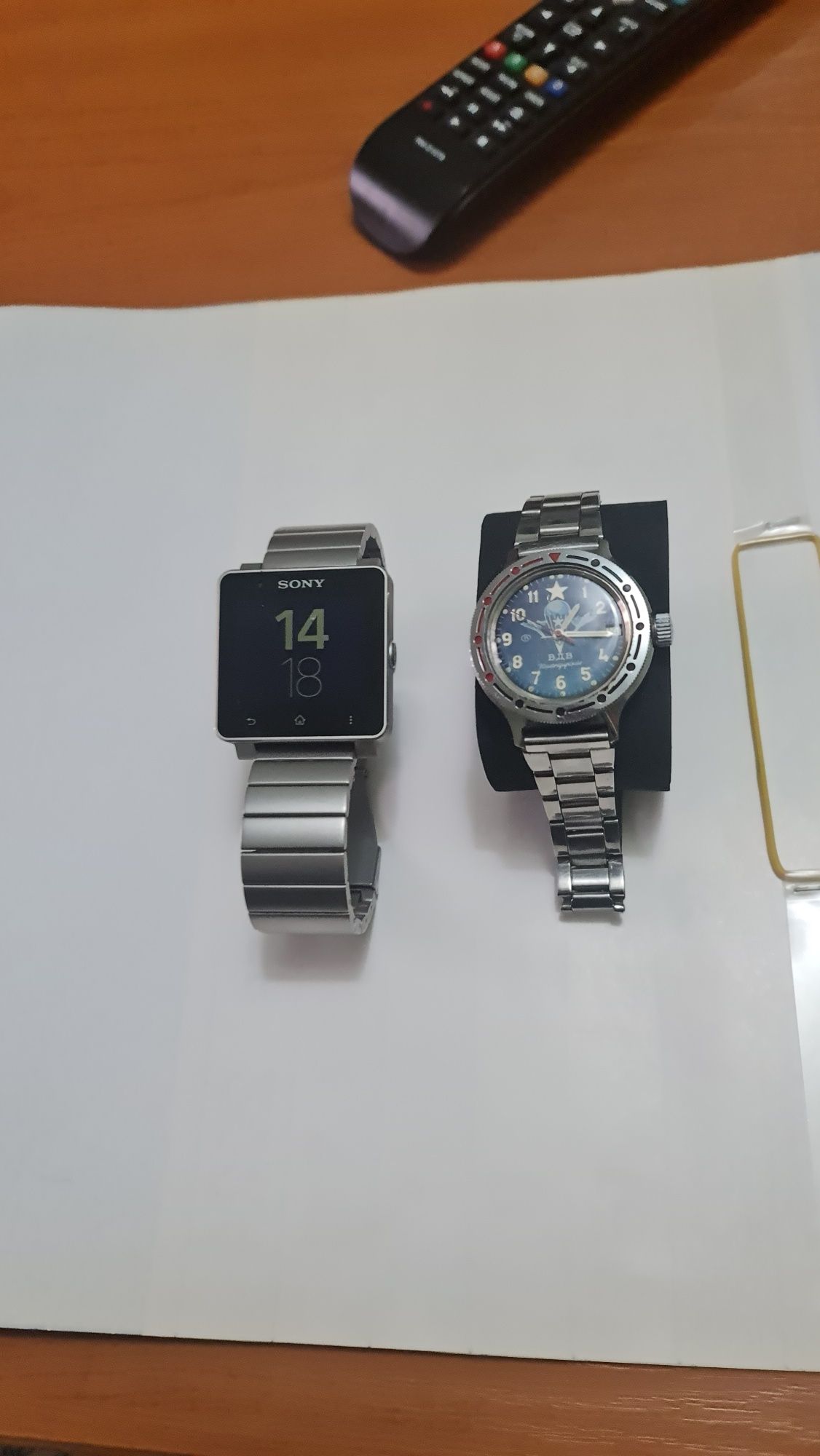 Sony smart watch 2  ,110 lei si Vastoc automatic parasutisti rusesc le