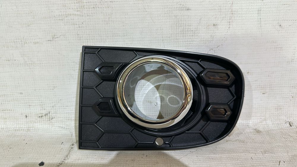 Grila laterala bara fata (cu orificiu proiector) - Fiat 500S, 2015, 2016, 2017, 2018. IN STOC