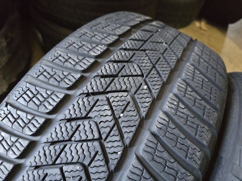 235/40/19 Pirelli 4piese