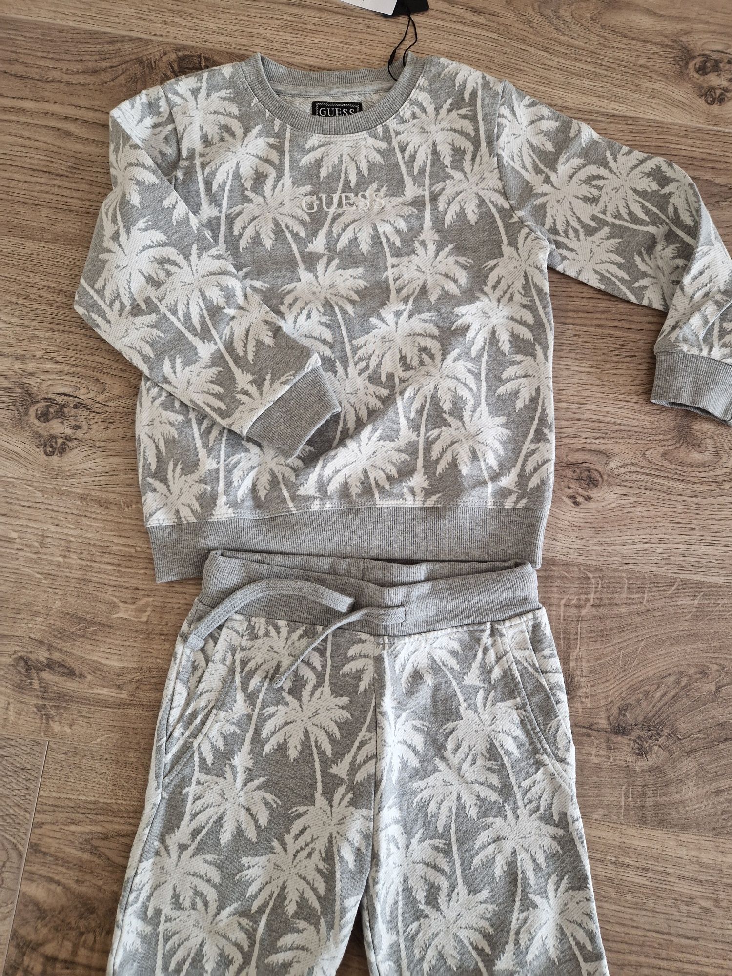 Guess  4г комплект