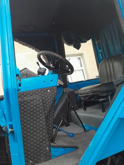 Mtz 80x  polni yangi qilingan yangi traktor qomaydi garantiya