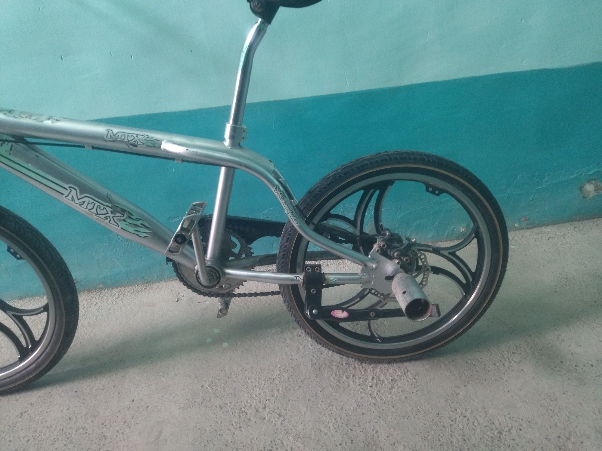 velosiped sotiladi diskalari chiroyli arzon narxda narxini kelishtramz