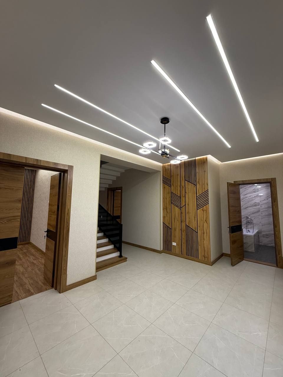 Dombrobod 1.9sotik. 300m2. 5xona+podvol.