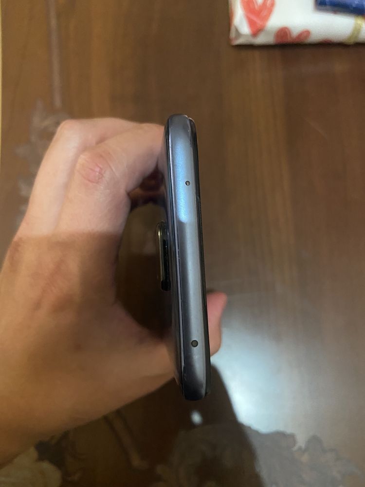 Продам телефон в отличном состоянии Redmi Note 9S