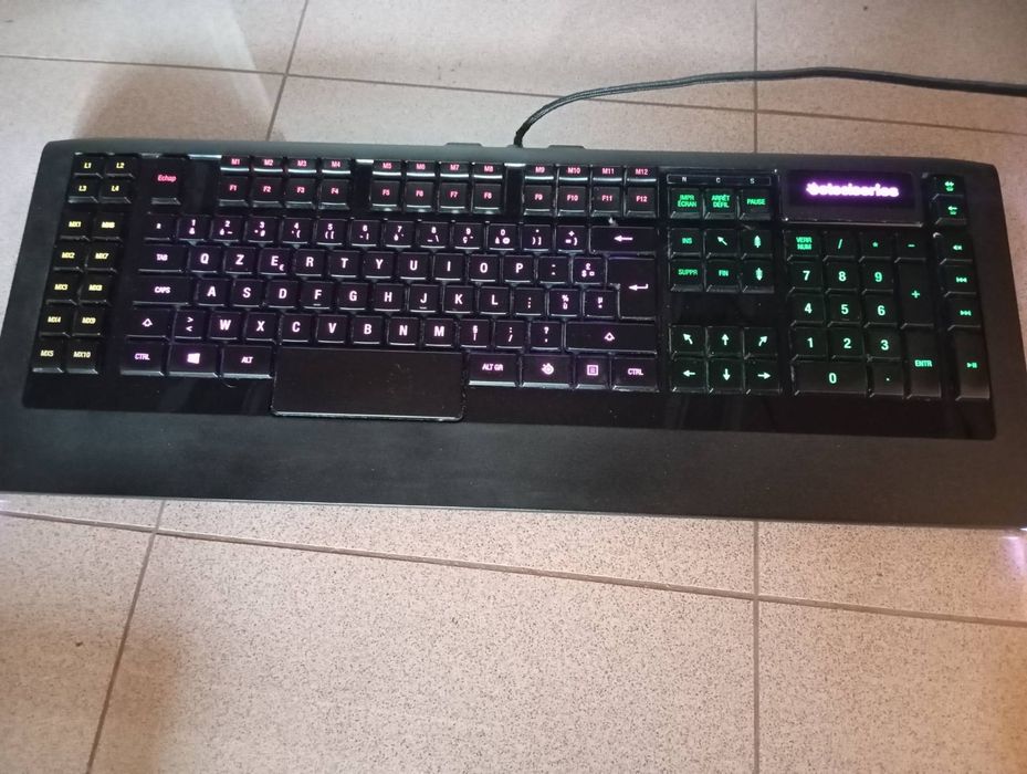 Клавиатура-Apex Steelseries gaming keyboard model 61145