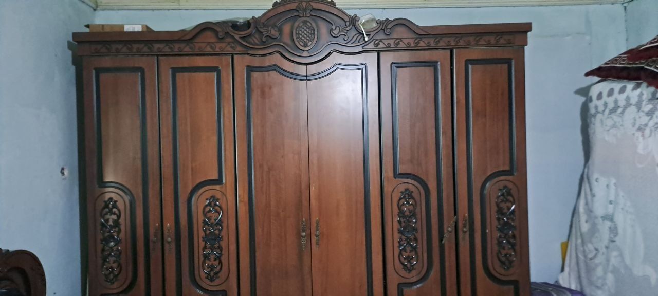 Спальный гарнитур сотилади