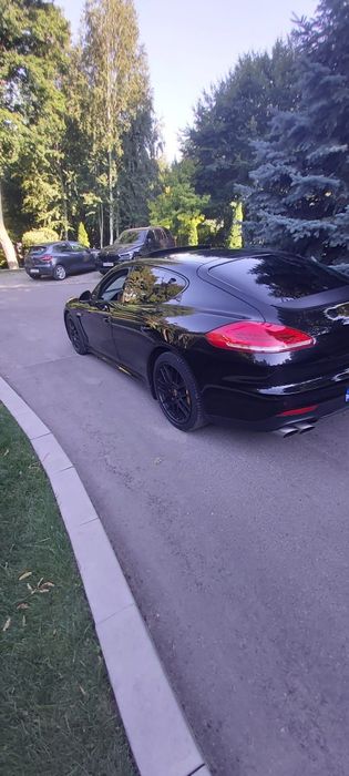 Porsche Panamera 4s