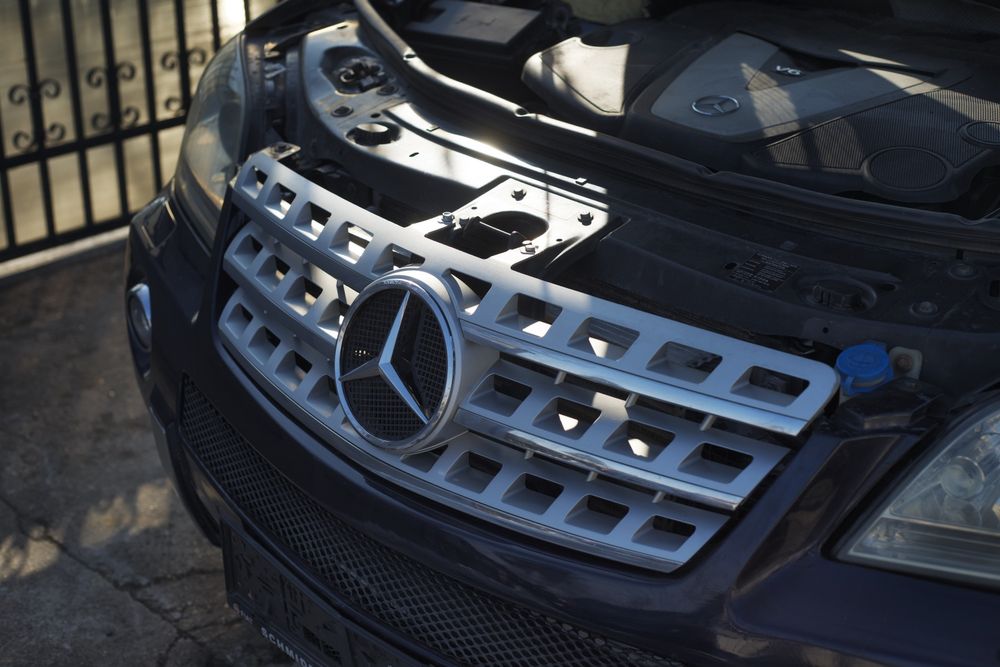 Grilă frontala grla bara grila capota Mercedes ML W164 bara capota usa