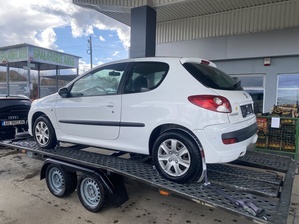 Vand Peugeot 206+ 1.1 benzina  (60 CP) an 2009