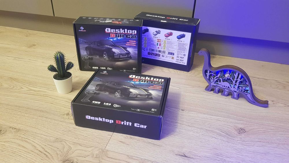 Masinuta cu telecomanda de birou marime 1:64, 2.4GHz Culoare ALBASTRA