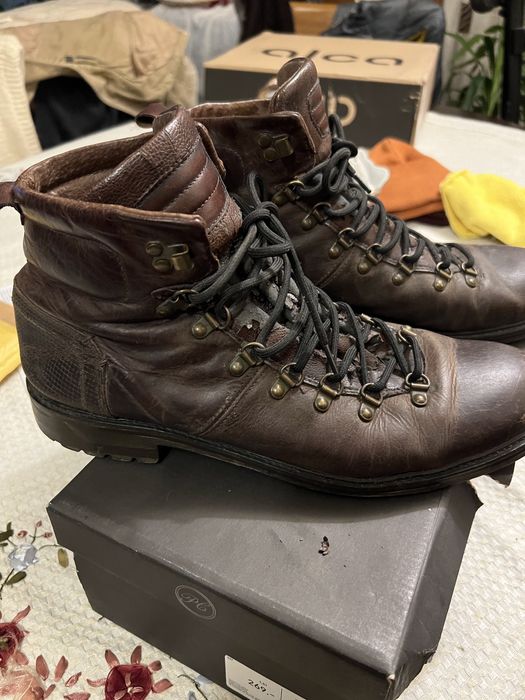 Ghete din piele foarte Uzate