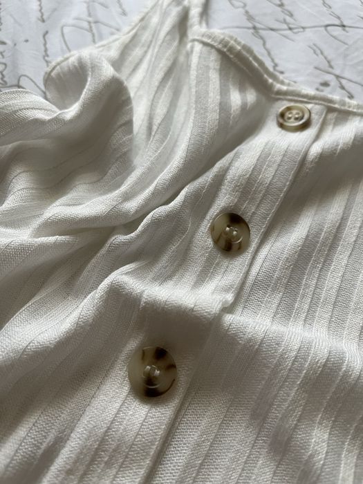 Top alb cu nasturi, H&M