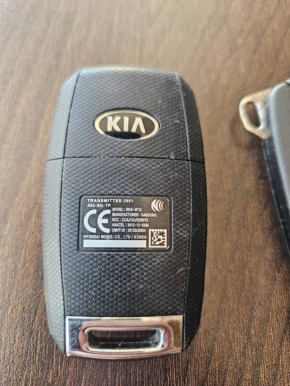 Ключ  KIA,  Mercedes