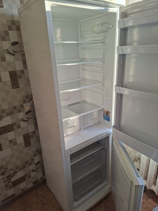 Продам холодильник Индезит