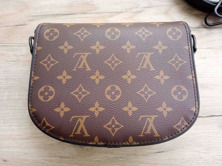 Geanta compacta Louis Vuitton crossbody Monogram cu curea din piele