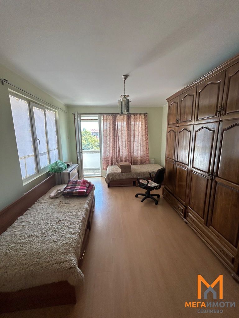 Дава се под наем Тристаен апартамент в Севлиево - 80 кв.м за 280.5 € - Снимка #2