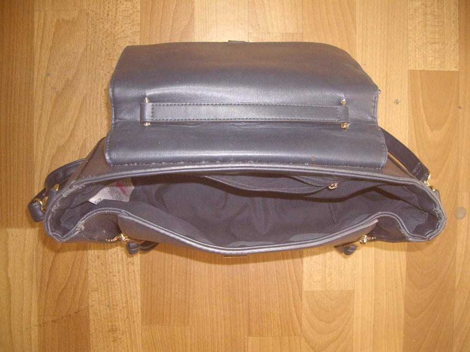 Продавам ежедневна дамска чанта