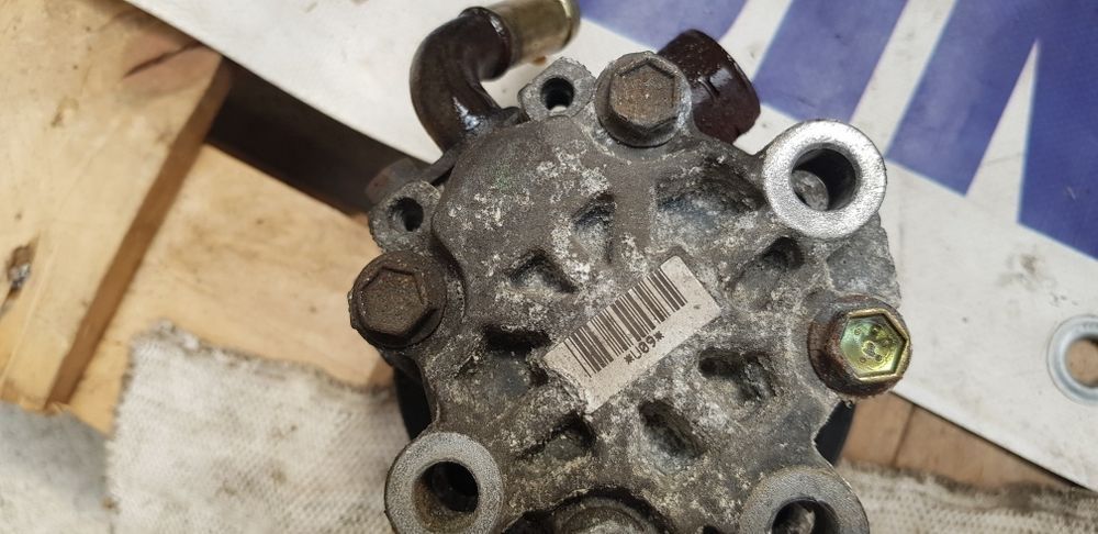 Pompa servodirectie toyota avensis t 25 motor 2.0 crdi, 116 cp