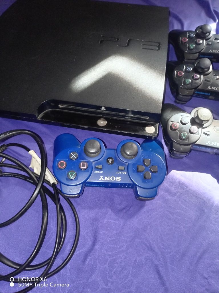 Playstation 3 full 4 djostik va xamma sim zaratkalari ichida