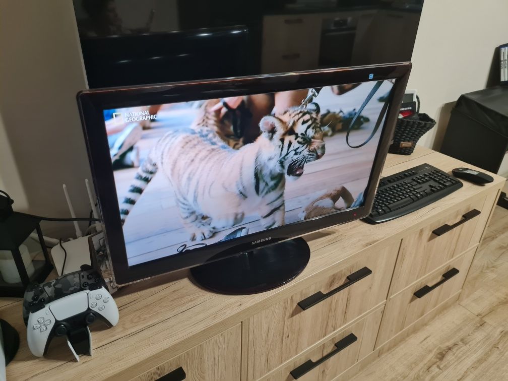 Телевизор/монитор Samsung P2770HD