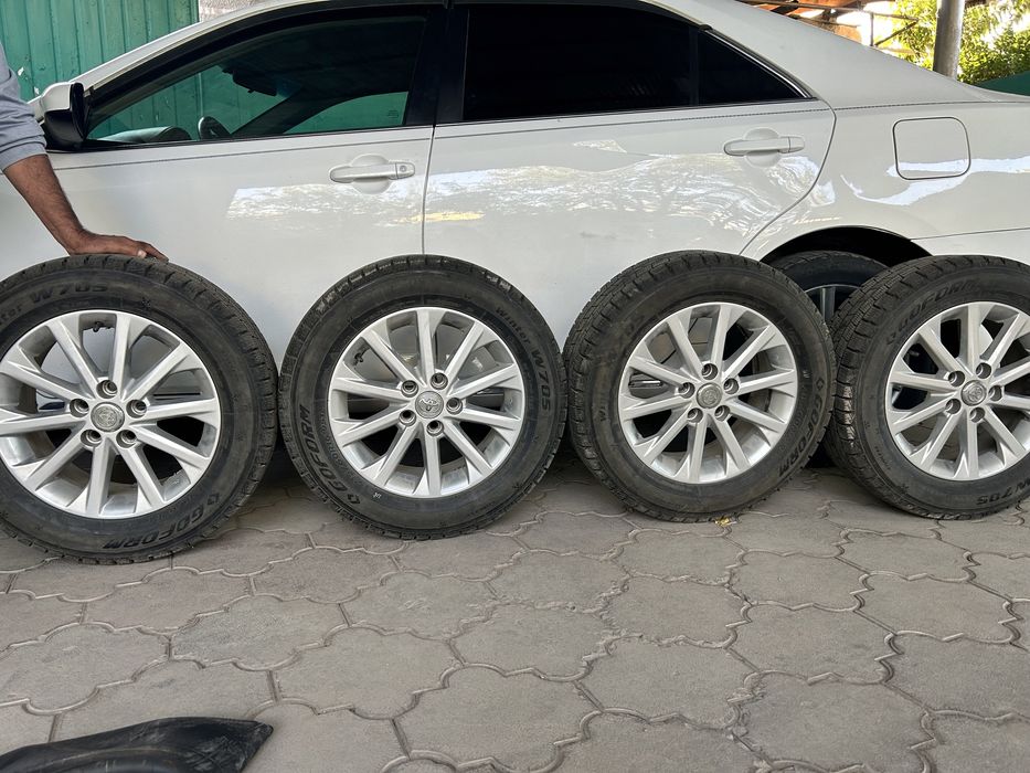 Продам шины с диском комплект