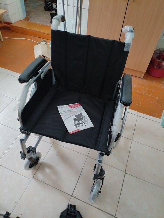 Продам кресло коляску для инвалидов