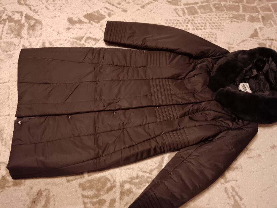 Зимний пуховик женский