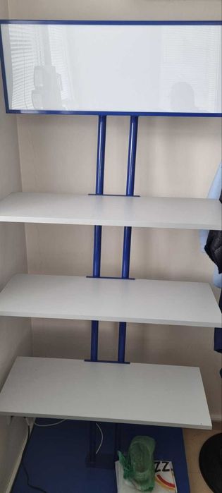 Светещ стелаж за реклама