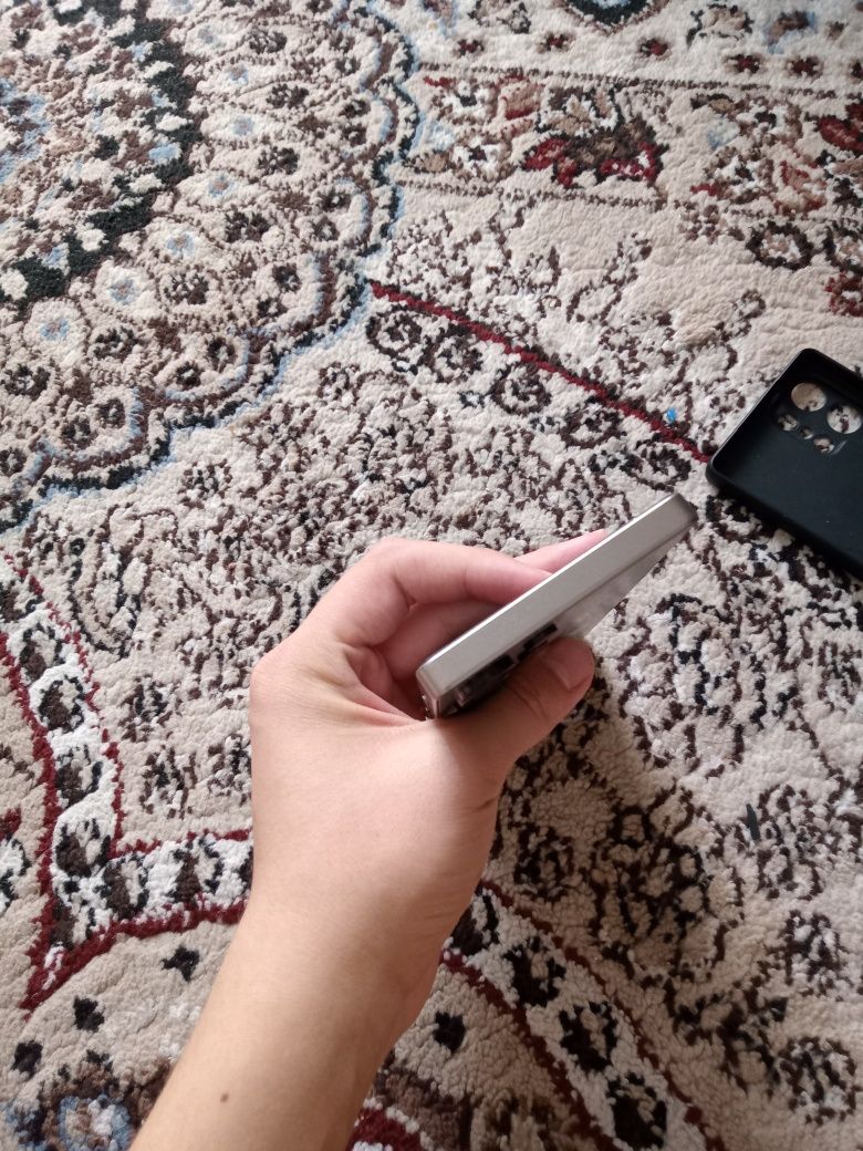 Telefon sotiladi