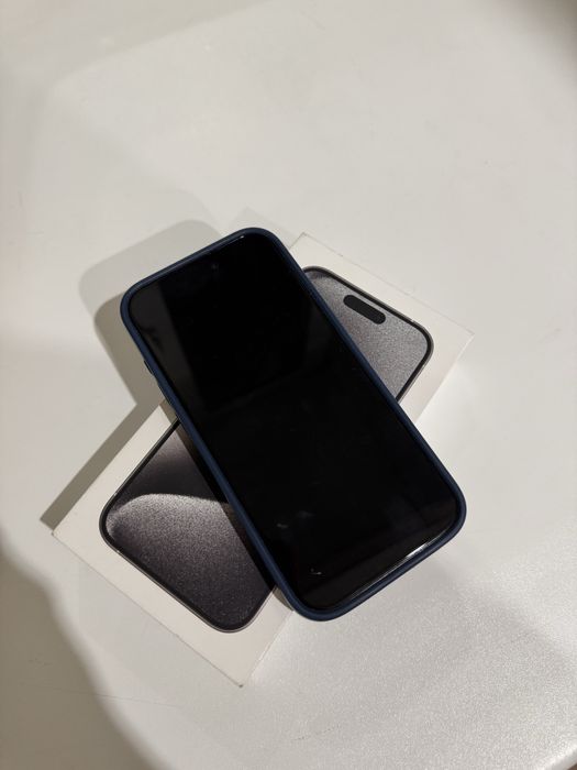 Продам Айфон 15про (белый)