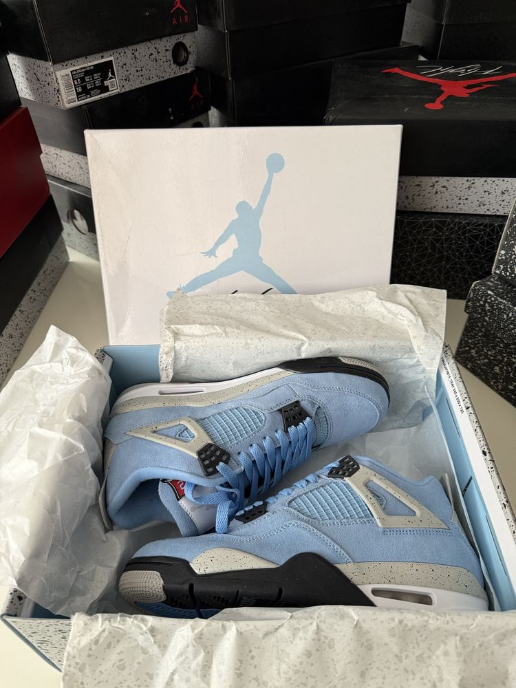 Jordan Retro 4 University Blue