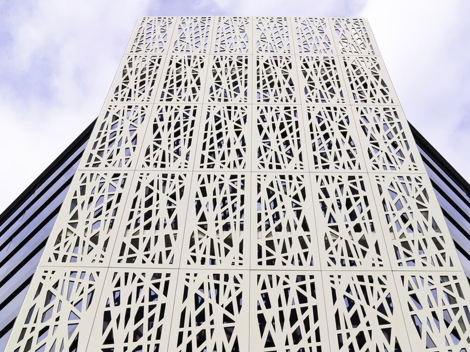 Компьютерная лазерная резка металла