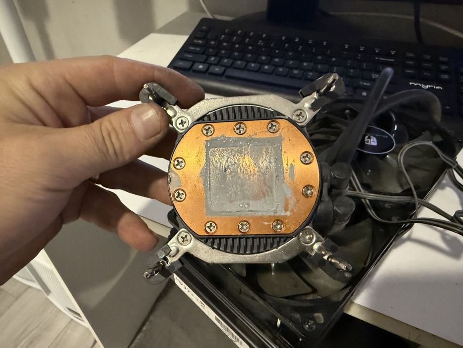 GAME STORM Racitor pe lichid pentru PC LGA1151