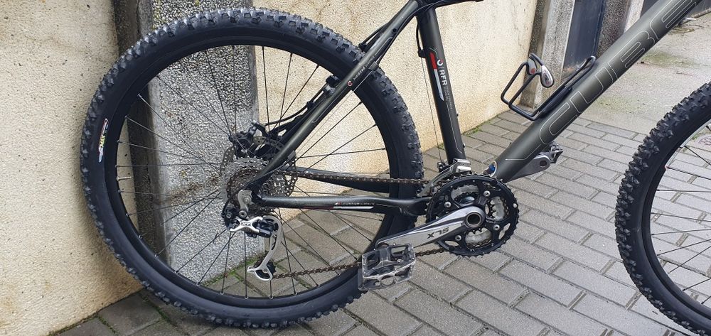 Vând Bicicleta Cube