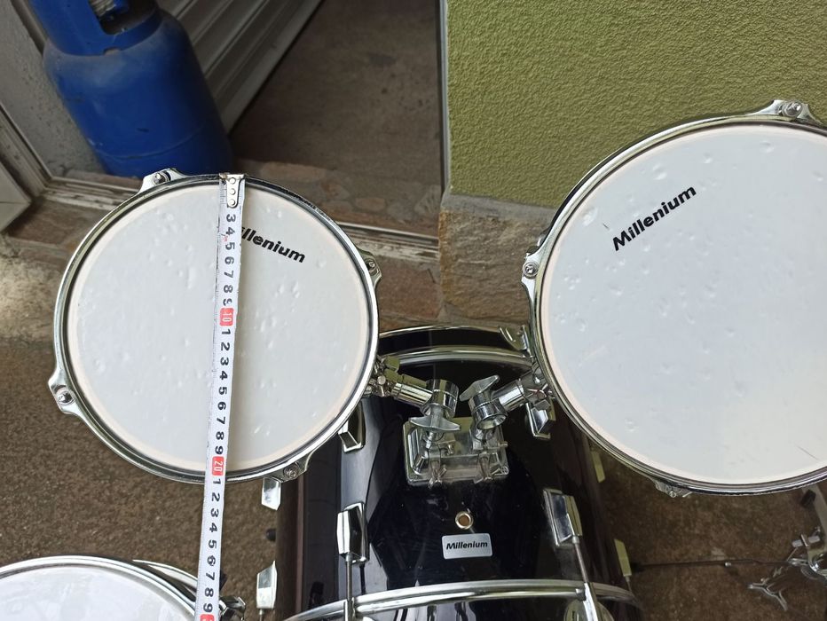 Продавам комплект детски барабани