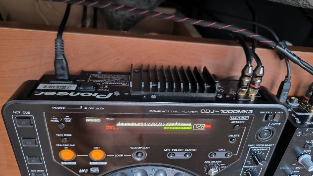 Pioneer CDJ-1000 MK3 – комплект от 2 плеъра + кабели