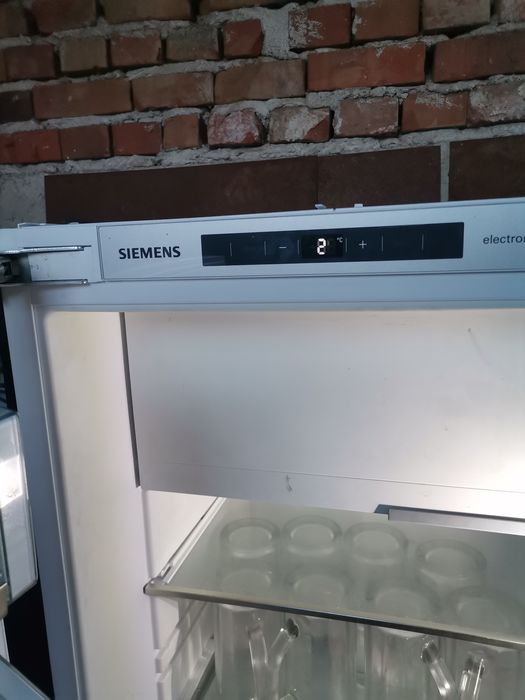 Хладилник за вграждане siemens