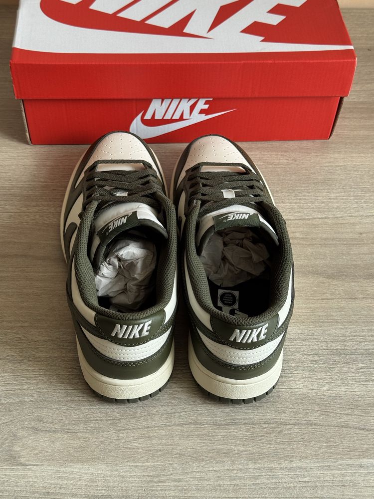Nuke Dunk Low Retro 42.5 Original USA