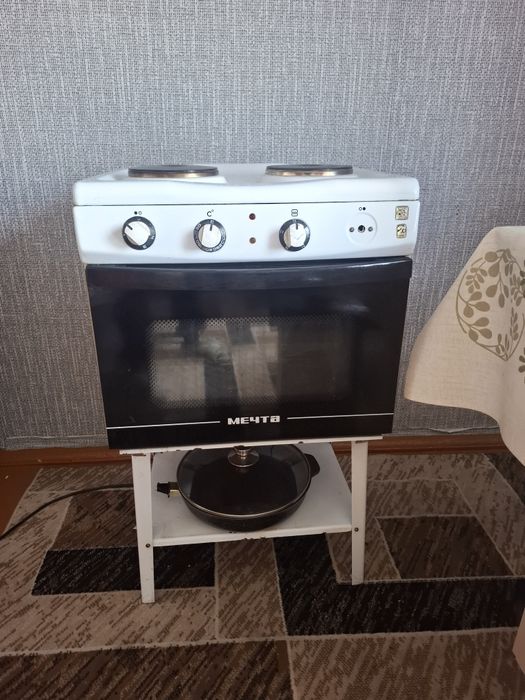 Продам электрическую плиту с духовкой