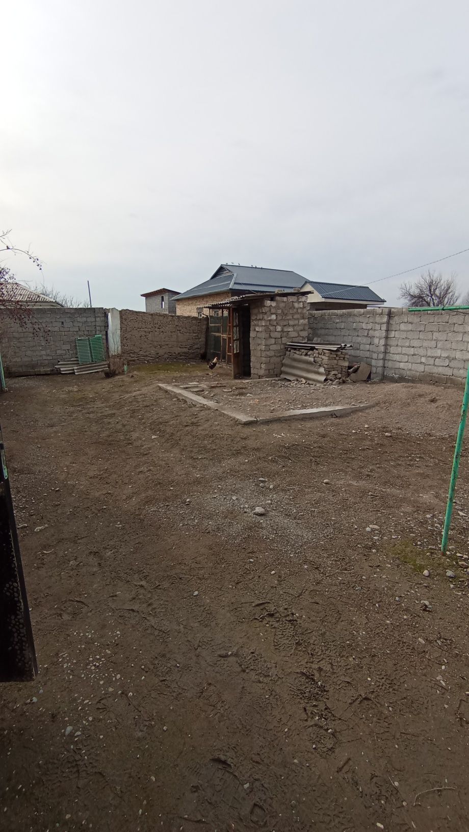 Uy sotiladi Дом продаётся