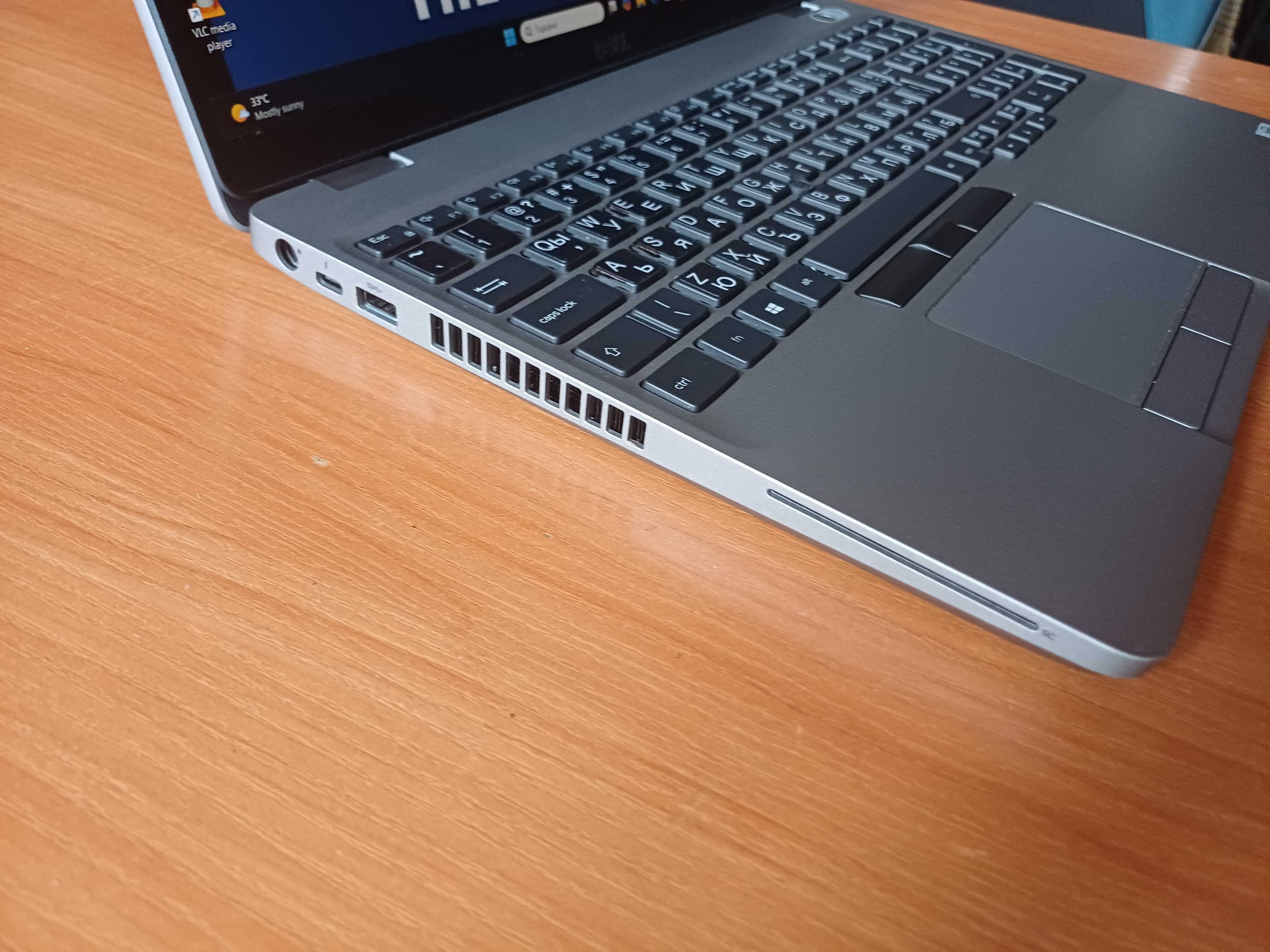 15.6'' FHD IPS Dell i7-10750H 5.00GHz/16GB DDR4/512GB SSD с нова бат.