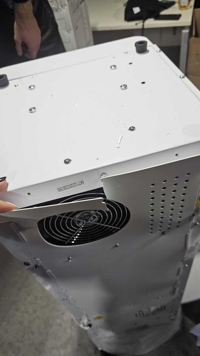 Диспенсър и ледогенератор 2в1 Muhler WDI-55CT, Транспортен дефект